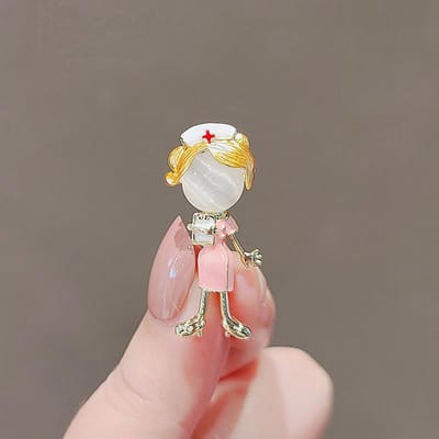 Broche Mignonne Docteur Infirmière Fille Accessoires Épinglette Étudiant Boucle de Col Broches Femme Fête Accessoires Créatifs white