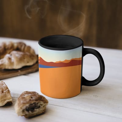 Magische Mok - Foto op Warmte Mokken - Koffiemok - Landschap - Bergen - Zon - Zee - Magic Mok - Beker - 350 ML - Theemok