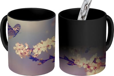 Magische Mok - Foto op Warmte Mokken - Koffiemok - Vlinders - Bloesem - Tak - Boom - Magic Mok - Beker - 350 ML - Theemok