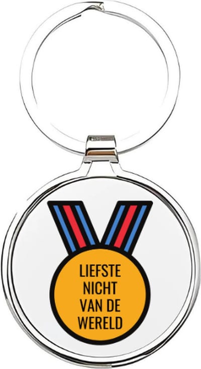 Akyol - liefste nicht van de wereld Sleutelhanger - Nicht - de leukste nicht - nicht sleutelhanger - sleutelhanger - sleutelhanger voor nichten - familie sleutelhanger - verjaardagscadeautje - cadeau voor de liefste nicht - cousin - 4 x 7,5 CM