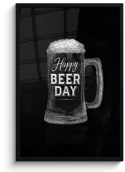 Poster in lijst - Fotolijst 60x90 cm - Posters - Bierpul - Witte krijtletters - Happy beer day - Posterlijst zwart - Decoratie - Wanddecoratie woonkamer - Muurdecoratie slaapkamer