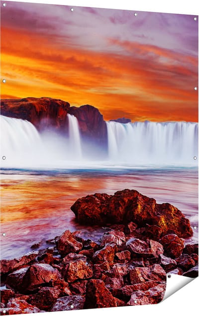 Gards Tuinposter Waterval bij een Oranje Hemel - 120x160 cm - Tuindoek - Tuindecoratie - Wanddecoratie buiten - Tuinschilderij