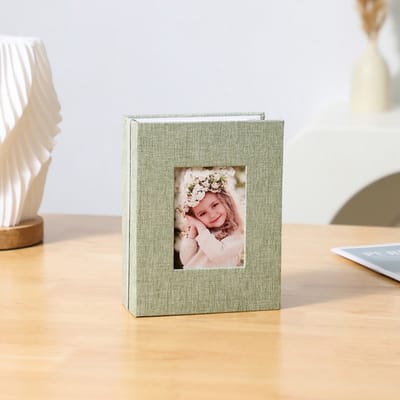 Met linnen bekleed fotoalbum — 16,5 x 13 x 5 cm — Geschikt voor foto's tot 6 inch — Biedt plaats aan 100 foto's — Opbergalbum — Multifunctioneel bewaoralbum — Ideaal voor het verzamelen van postzegels, bioscoopkaartjes, reistickets en meer