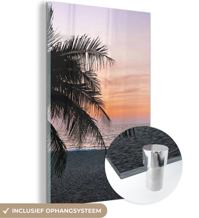 MuchoWow® Glasschilderij 120x180 cm - Schilderij acrylglas - Palmboom - Strand - Zee - Avond - Foto op glas - Schilderijen
