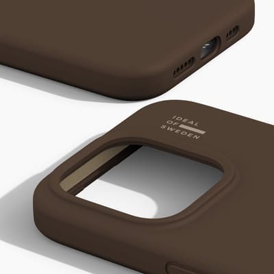 iDeal of Sweden Silicone Case geschikt voor MagSafe geschikt voor iPhone 15 Pro - Mocha Mousse