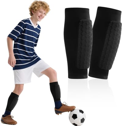 Ademende en Lichtgewicht Voetbalscheenbeschermers met Antislip Strips en Schokbescherming voor Kinderen, Geschikt voor Jongens en Meisjes (Zwart, S)