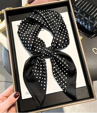 Exclusieve Klassieke Bandana Stip – Zwart – Off-White - Haarband – Tas Sjaal – Handvat Tas – Hals Strik – Hoed accessoire – Riem – Shawl – Hoofdband - Polkadot - Dots - Mode - Feest – Bruiloft – Gelegenheid