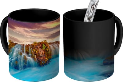 Magische Mok - Foto op Warmte Mokken - Koffiemok - Waterval - Landschap - Wolken - Natuur - Magic Mok - Beker - 350 ML - Theemok