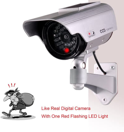 Dummy Beveiligingscamera – Binnen & Buiten – Met Knipperend LED – Waterdicht IPX4 – Zilver – CCTV Nepcamera