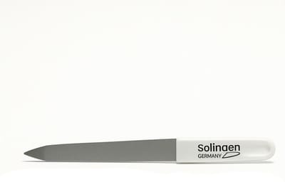 Saphir Nagelvijl met een Wit Handvat 9cm "Solingen"