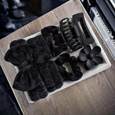 Lot de 8 serre-têtes en velours pour femme avec grand anneau mat et pince à cheveux série rose série bleue série noire ensemble d'outils de coiffure noir