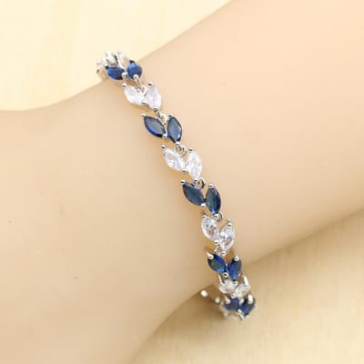 Zuid-Koreaanse Mode Accessoires Exquise Sprankelende Diamant AAA Zirkoon Geplatineerd Blad Armband beige