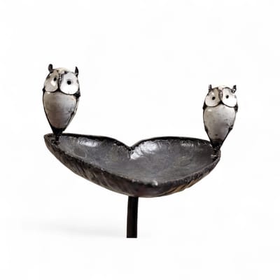 Tuinsteker vogels waterdrinkbakje of voederdrinkbak in hart vorm - met twee Uilen 32x34x120 cm metaal handgemaakt van schrap Metal