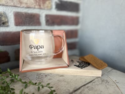 Creaties van Hier - Cadeaupakket Theeglas met Plankje - Papa - Glas - Hout - Vaderdag