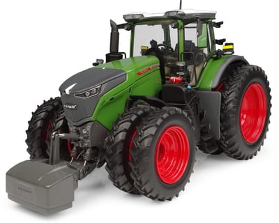 Universal Hobbies Fendt 1052 Vario met Dubbellucht US Versie 2026 1:32