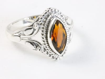 Fijne bewerkte zilveren ring met rookkwarts - maat 16