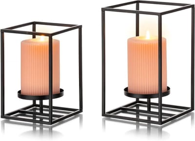 Zwarte geometrische kandelaarhouders voor pijlerkaarsen - Set van 2 metalen 3D draad kandelaars - Moderne kandelaar voor woonkamer en eetkamer - Geschikt voor open haard, schoorsteenmantel, kerstfeest en Halloween - Tafel middenstukken