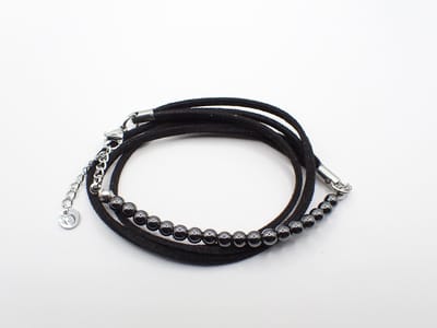 Colure® wikkelarmband met half edelsteen Hematiet suède zwart
