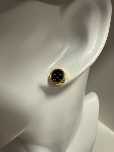 Goudkleurige stud oorbellen | | Make up | Parfum | Moederdag | Verjaardagscadeau| Cadeautje| Valentijnsdag| Kado | sieraden | vaderdag | oorbellen | oorsieraden
