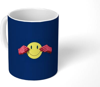 Mok - Koffiemok - Smiley - Geel - Handen - Minimalistisch - Mokken - 350 ML - Beker - Koffiemokken - Theemok