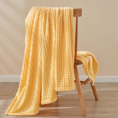 Famanu - Zachte en Pluizige Fleece Deken - Warme en Gezellige Sprei voor Bank en Bed (130 x 150 cm)