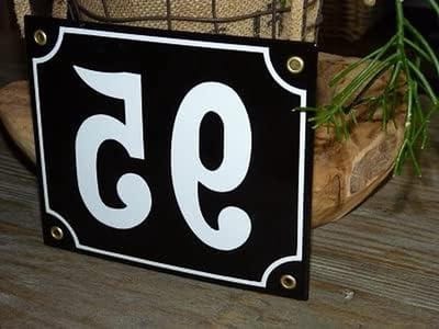 Emaille Huisnummer - Nummerbord Gebold - Huis Identificatie - Handgekleurd Reliëf - 18x15 cm - Zwart