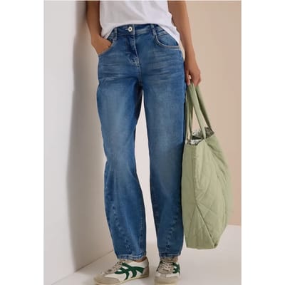 High Waist Barrel Leg jeans in Loose Fit