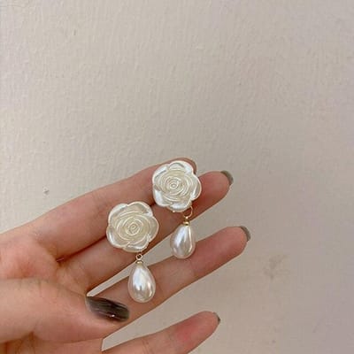 Boucles d'oreilles vintage en perles et fleurs pour femmes, bijoux assortis, tempérament élégant, pendentif de mariée, accessoires cadeaux blanc
