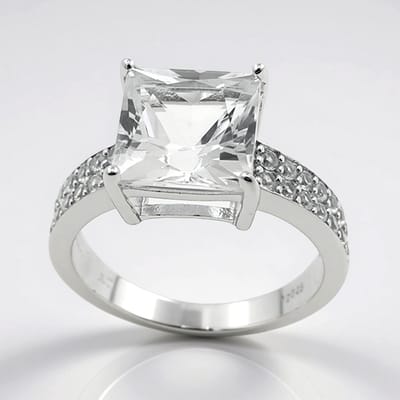 Cavill - Zilveren ring met 3 41 ct Princess Danburiet uit Mexico - 925 Sterling Zilver met 28 briljant geslepen Zirkonia - Elegante 25x20 mm damesring