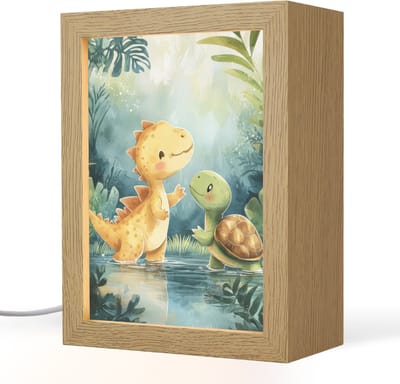 Nachtlampje 15x20 cm - Kinder lampje - Dinosaurus - Schildpad - Illustratie - Aquarel - Tafellamp kinderkamer - Slaapkamer lamp - Bedlamp kinderen - Kinderlampje stopcontact - Wandlamp babykamer - Nachtlampjes