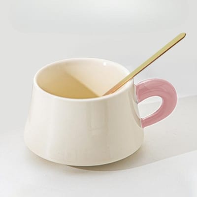 Hoogwaardige Keramische Koffiekop Schotel Set Licht Luxe Retro Koffiekop met Lepel Design Niche Creatieve Latte Kop 260ml beige