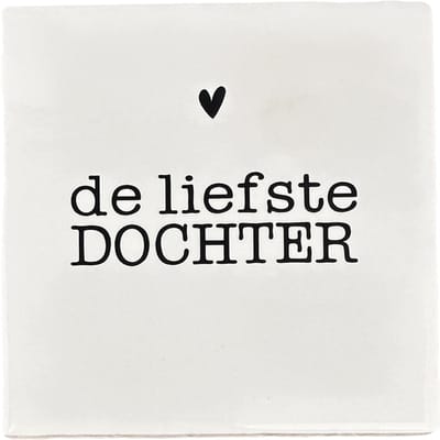 Snoes Spreuktegel – De liefste DOCHTER – Wit met Zwart – Inclusief Plakhaakje – Handgemaakt Spaans Keramiek 10x10 cm – Cadeau Dochter – Persoonlijk Kado Kind