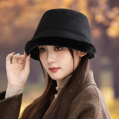 Chapeau de pêcheur japonais en velours épais pour femmes Automne et hiver Décontracté Polyvalent Chapeau en peluche Montrant le visage Petit Coupe-vent et Chaud Chapeau cloche average size black