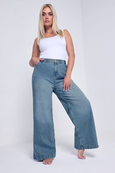 Yours Ruimvallende Jeans Met Wijde Pijpen In Blauw Size Regular > 42