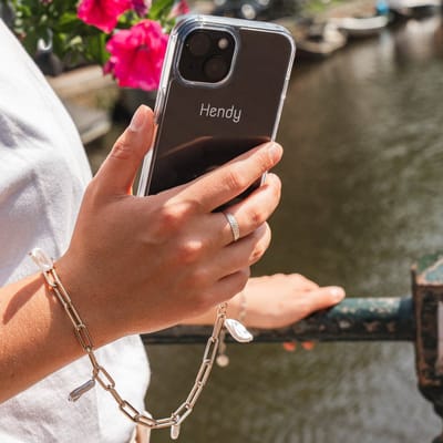 Hendy telefoonhoesje met koord - Shining Gold Telefoonketting - iPhone 7 / 8 / SE (2DE GENERATIE)