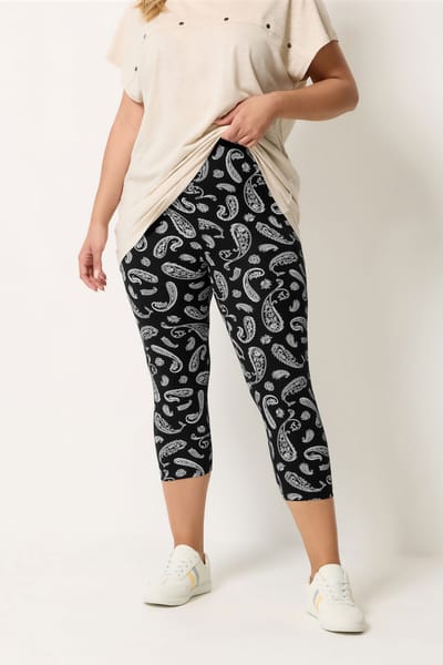 Yours Yourset 2Pack Zwarte Paisleyprint Cropped Leggingssize 42
