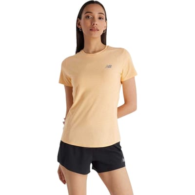 New Balance Slim-fit T-shirt met logo voor dames, gemaakt van gerecycled materiaal (Perzik)