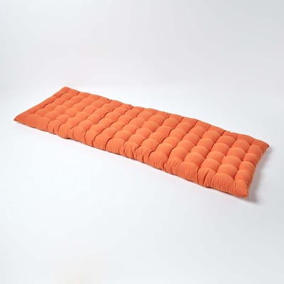 Homescapes Tuinbank Kussen – Oranje – 3 Zitter Zitkussen – 143x42 cm – 100% Katoen – Wasbaar – Comfortabel & Stevig