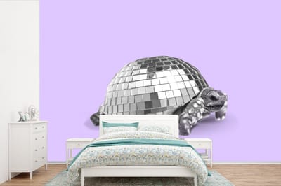 Fotobehang dieren - Behang - 360x240 cm - Schildpad - Discobal - Disco - Dier - Paars - Fotobehang - Foto behang