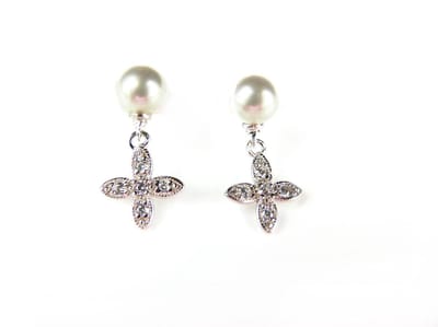 Zilveren oorringen oorbellen Model Pearl Light gezet met parel en cubic zirconia