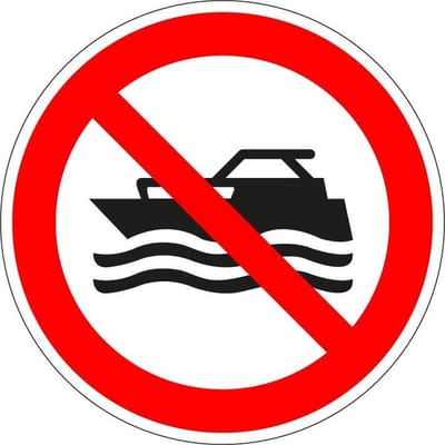 Verboden mechanisch aangedreven vaartuigen sticker - ISO 7010 - P056 150 mm