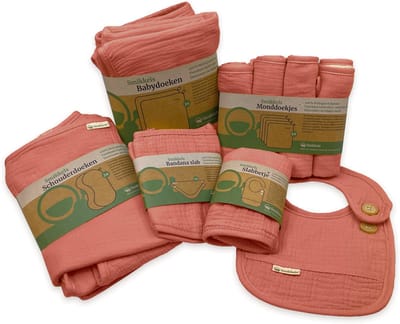 Smikkels babytextiel starterset roze – compleet 12-delig – biologisch katoen – hydrofiel en badstof – ideaal voor babyuitzet of kraamcadeau