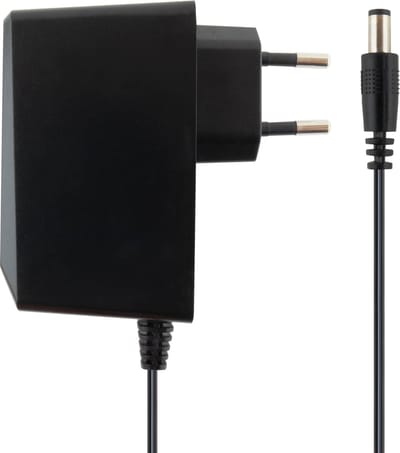 12 Volt voedingsadapter (12 Volt / 2 Ampère) met 5,5x2,5 mm. DC connector, ook geschikt voor SAT801, MZ-101, MZ-102, MZ-104 en MP-201 satellietontvangers.