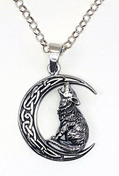 Huilende wolf in de maan zilveren hanger ( k4017) Zilveren Ketting 50 cm