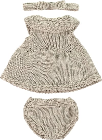 ML Poppen: KLEDIJ SET GEBREID linnenkleur meisje 32cm, 3-delig, kleedje, broekje en haarlint, eco en gerecycleerd, op kleerhanger, 3+