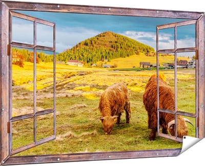 Gards Tuinposter Doorkijk Twee Schotse Hooglanders bij een Dorp - 180x120 cm - Tuindoek - Tuindecoratie - Wanddecoratie buiten - Tuinschilderij