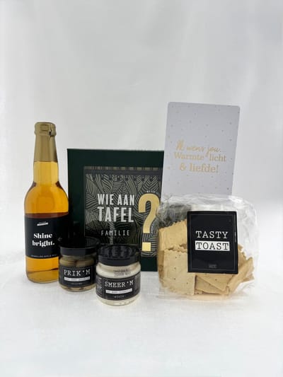 Nieuwjaar •Cadeaupakket Unisex• Wie aan Tafel Familie Borrelpakket - Leuk om cadeau te geven - Perfect Gifts