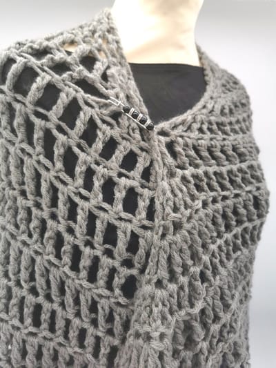 2x omslagdoek/sier-speld, 4 imitatie parels, zwart & wit, ringetjes met strass steentjes, langwerpig, L55mm