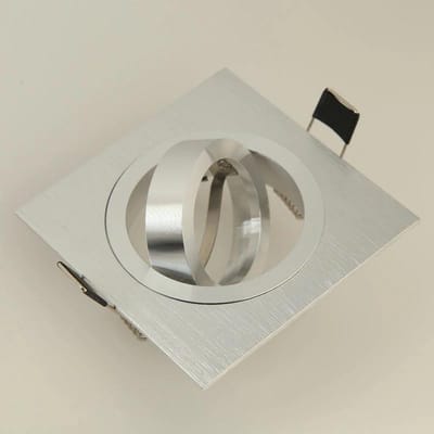 LED inbouwspot aluminium. Vierkant. Geborsteld aluminium. LED lamp PhIlips CorePro LEDspot 5W. Warm wit. Lichtkleur 830. 3000K. Dimbaar. GU10 fitting. 365 Lm. 230V. Inbouwmaat 72-76 mm. Buitenmaat 92mm.