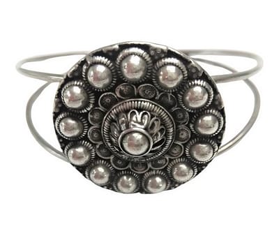 Zeeuws Meisje - Armband bangle/buigarmband Zeeuwse knop bloemvorm zwaar verzilverd